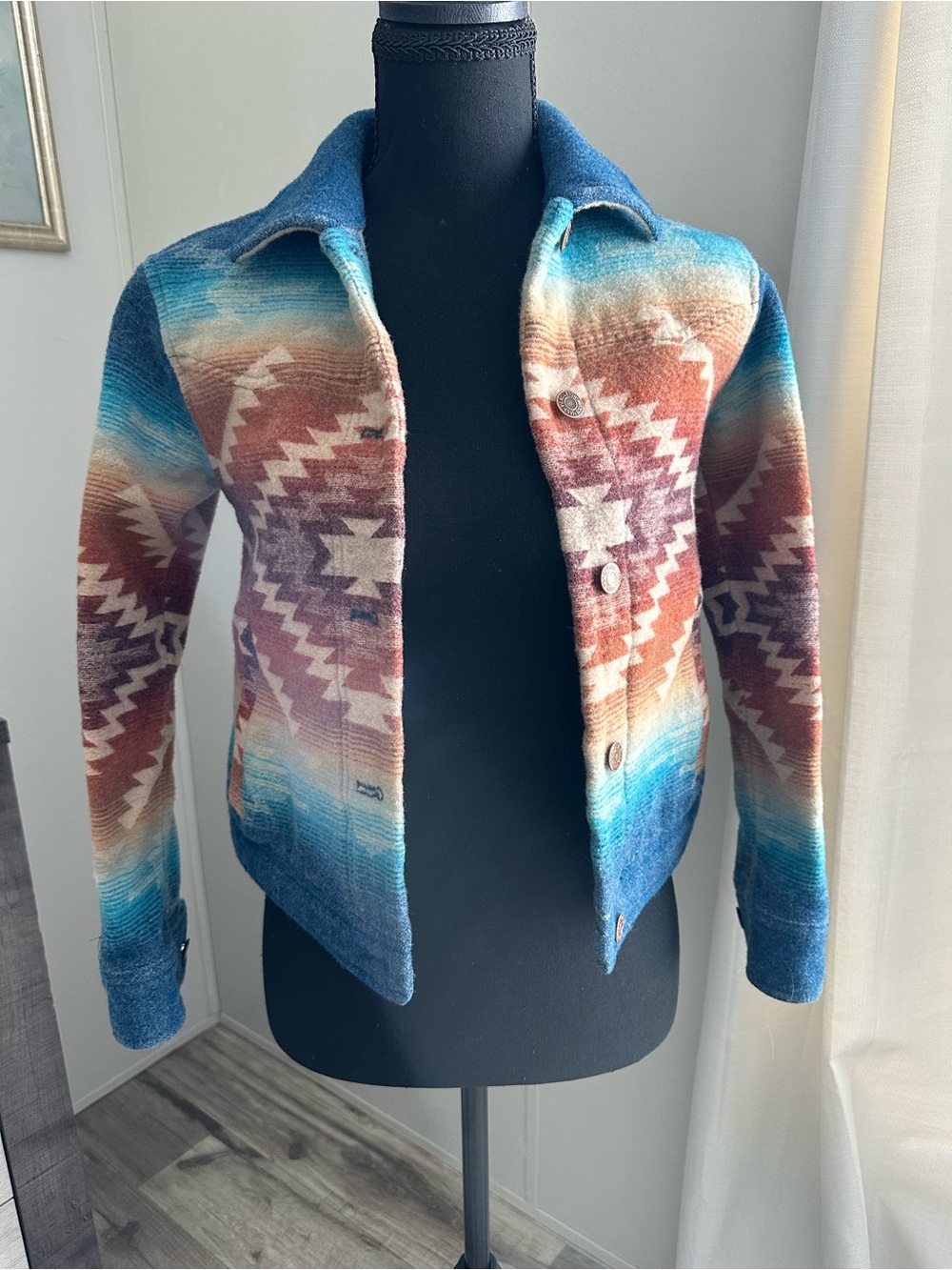 Pendleton Cream and Navy Wool Label Pullover